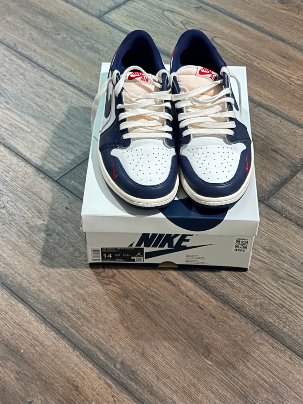Nike Jordan 1 low Men’s Low-Top Sneakers - Navy/White/Red - Picture 2 of 3